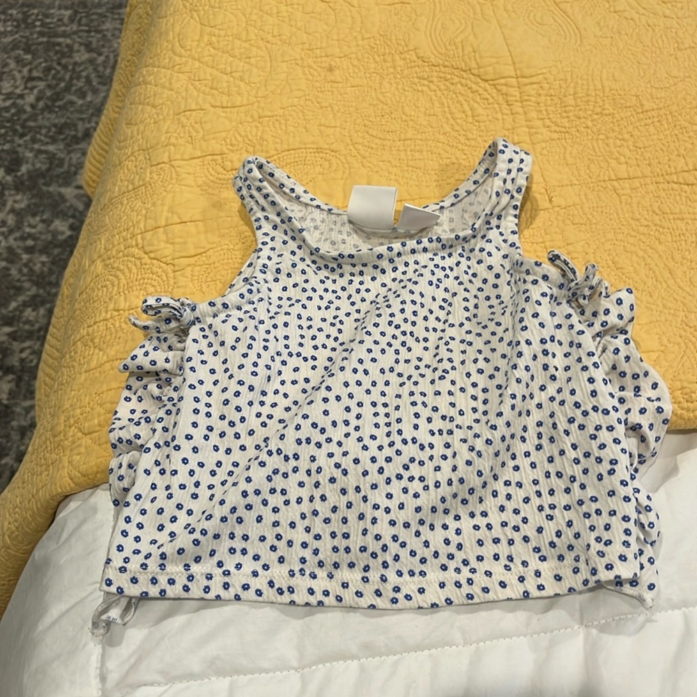Zara tank top blouse girls size 2-3 grear condition white with blue flower print